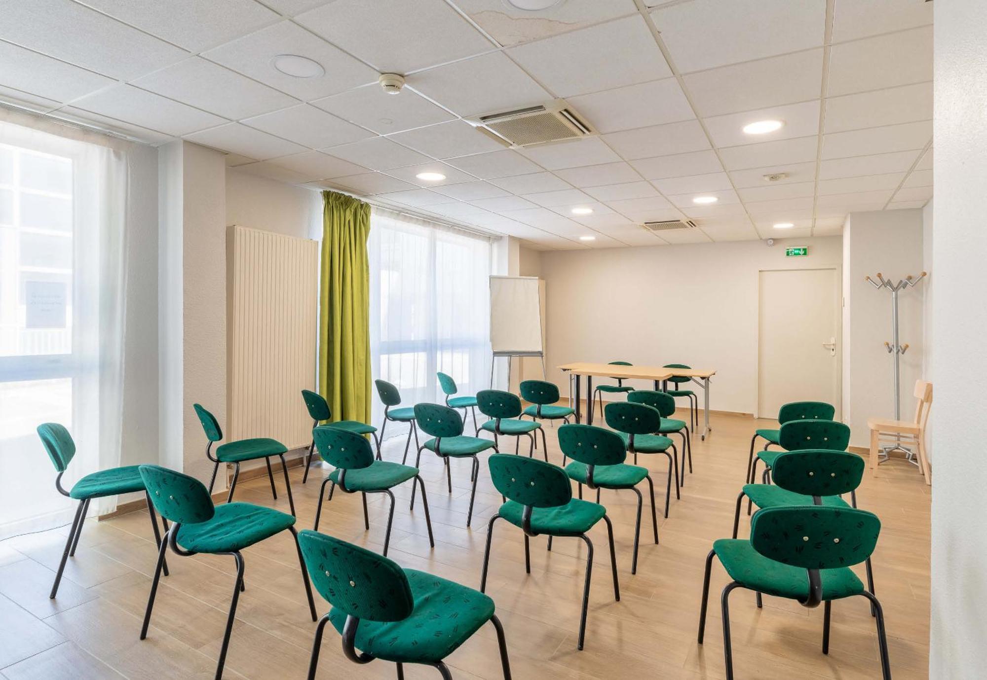 B&B Hotel Lyon Centre Monplaisir Bagian luar foto